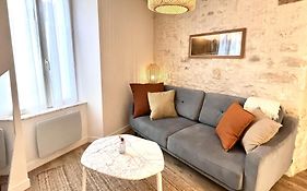 Appartement standing à 7min de Fontainebleau centre, 3min de Moret-sur-Loing et 45min de Paris (1min à pied de la gare)